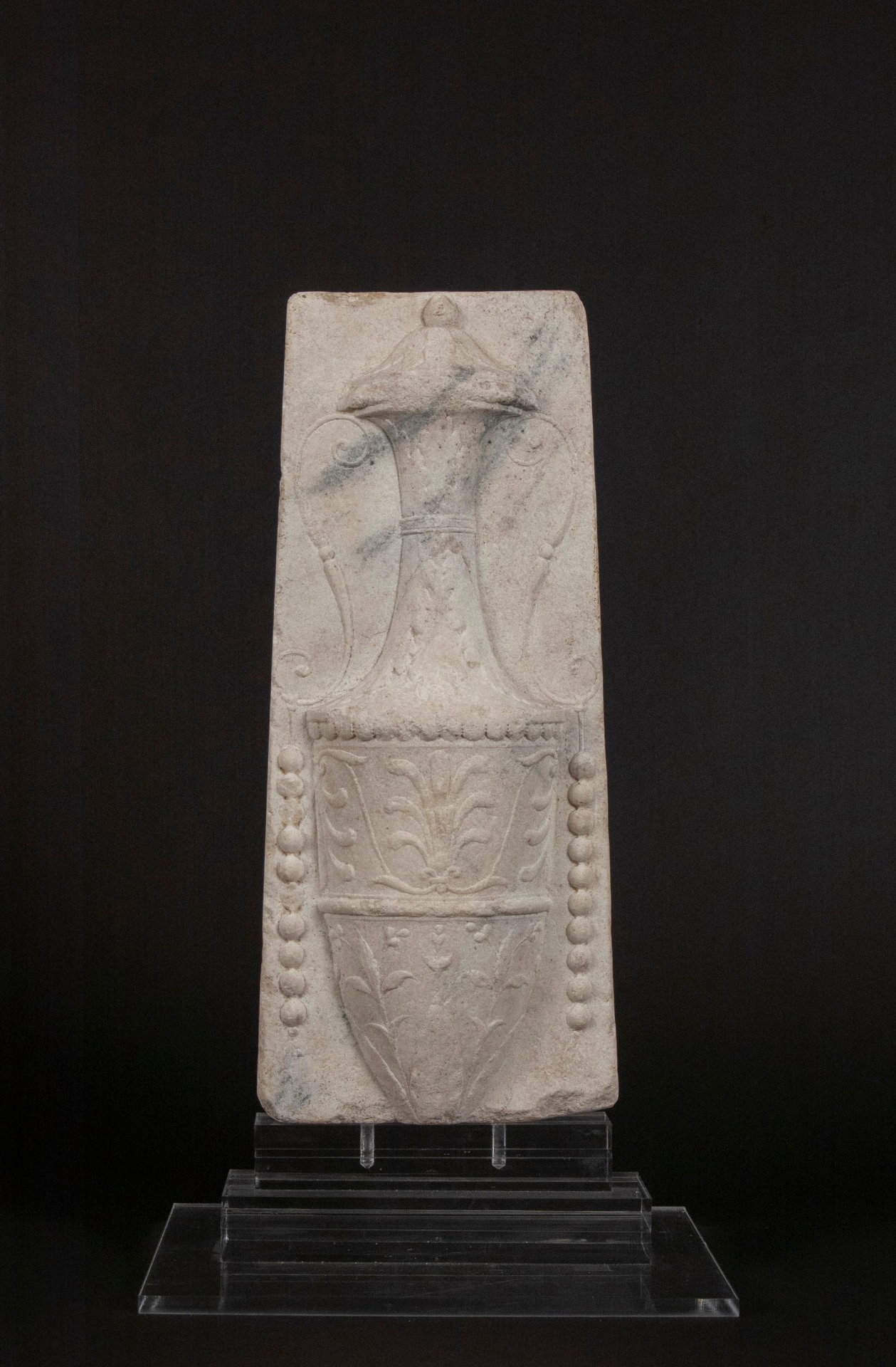 Italy, Florence (15th Century), Loutrophoros in white Carrara marble